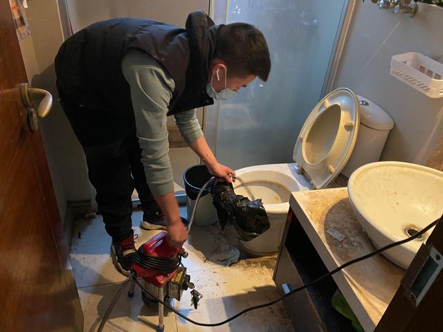 岗巴马桶疏通-疏通下水道