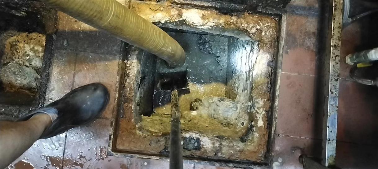 岗巴污水池清理一般都有毒气，怎么预防中毒呢？